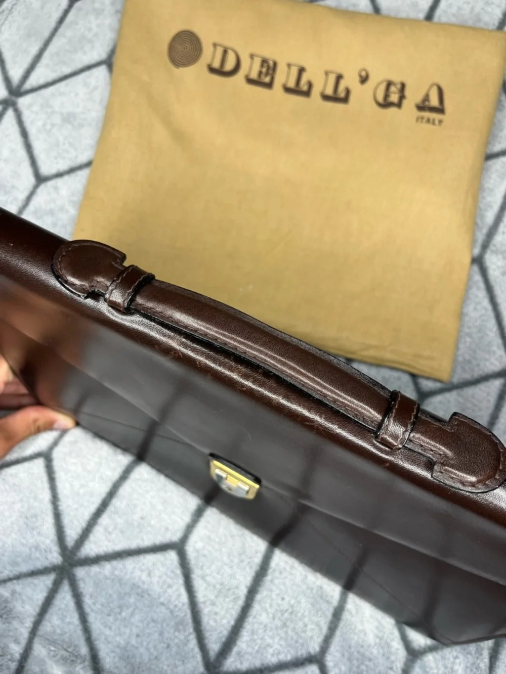 Dell’Ga Dark Brown Leather Envelope Style Slim Briefcase w Gold Silver Lock